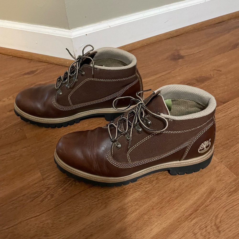 Timberland Leather with mesh top. Two-tone boots. Size 9m